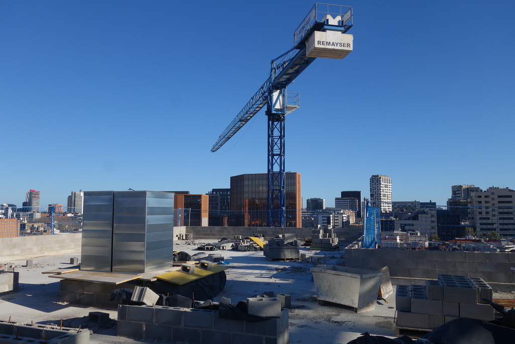 Residència estudiants i aparcament