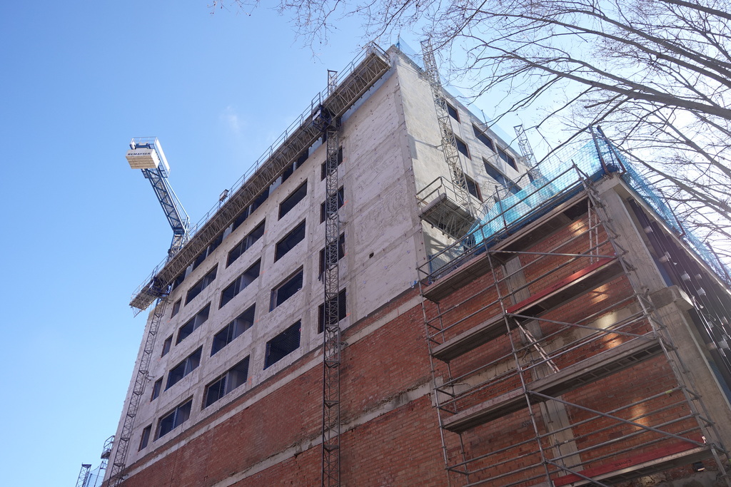 Residència estudiants i aparcament